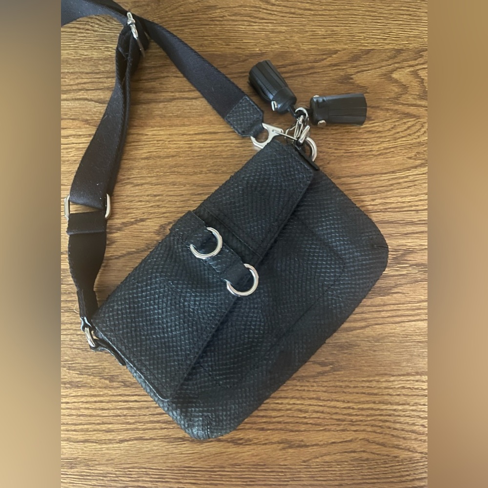 L.A.M.B. Gwen Stefani Black 100% Leather SnakeTextured Asymmetric Crossbody Bag